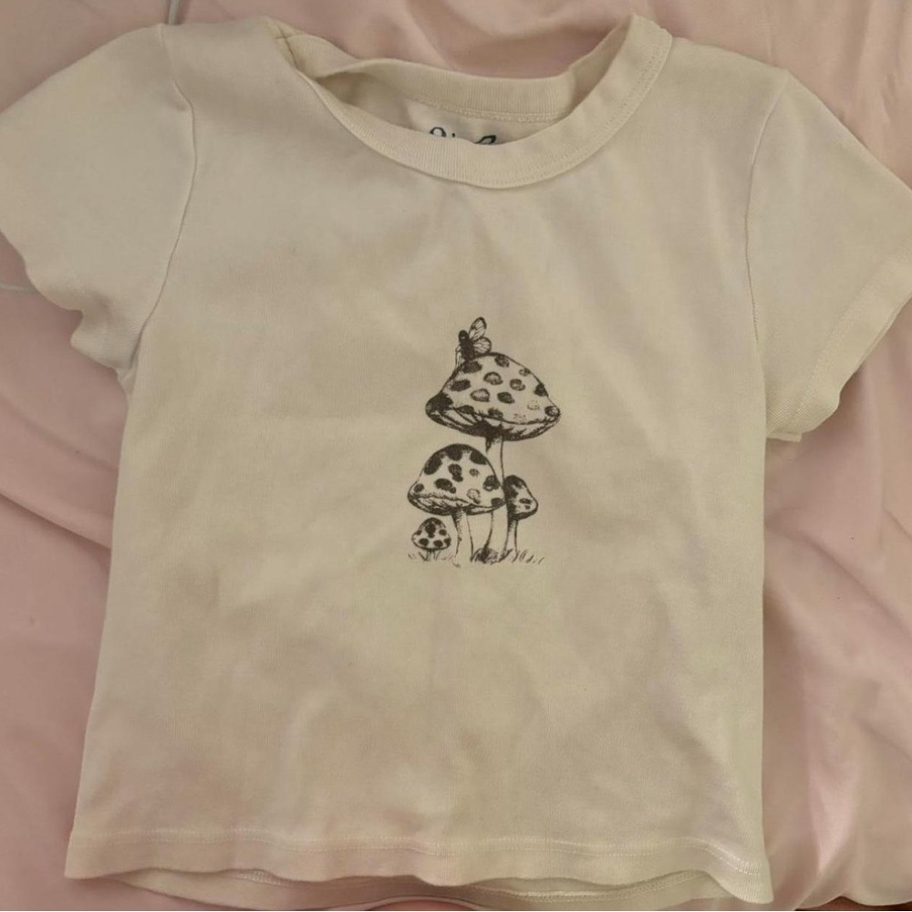 Brandy Melville Cream Crop Top with Graphic Design